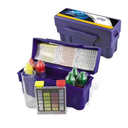 Trousse d’analyse d’eau de piscine avec réactifs, éprouvette et comparateur de couleurs