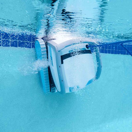 MAYTRONICS ROBOT NETTOYEUR DOLPHIN ACTIVE 60 AVEC CHARIOT , WI-FI ,ETC...( MUR, FOND ET LIGNE D'EAU )- 99996614-US - Piscines Geyser