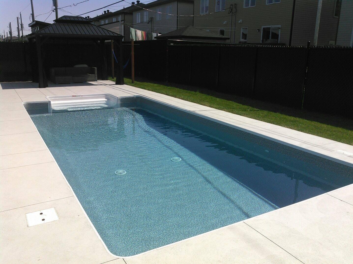 Toile de Piscine de Première Qualité – Piscines Geyser